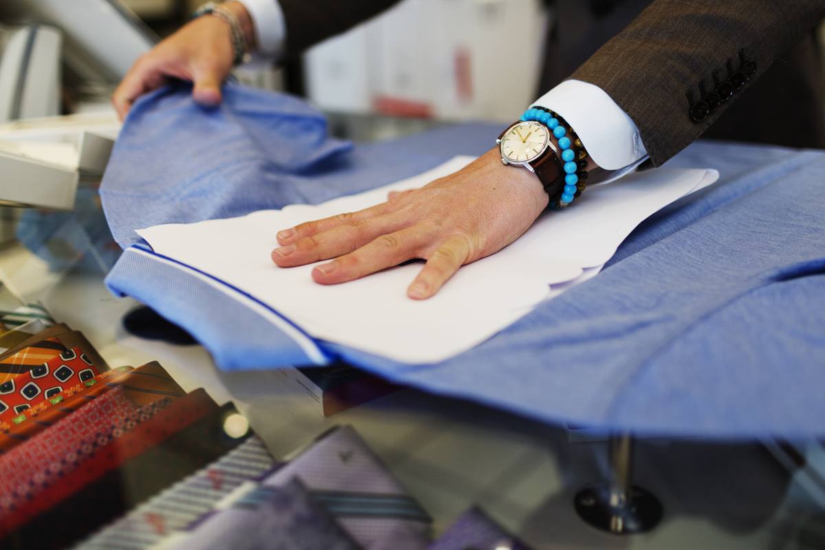 Shirt folding